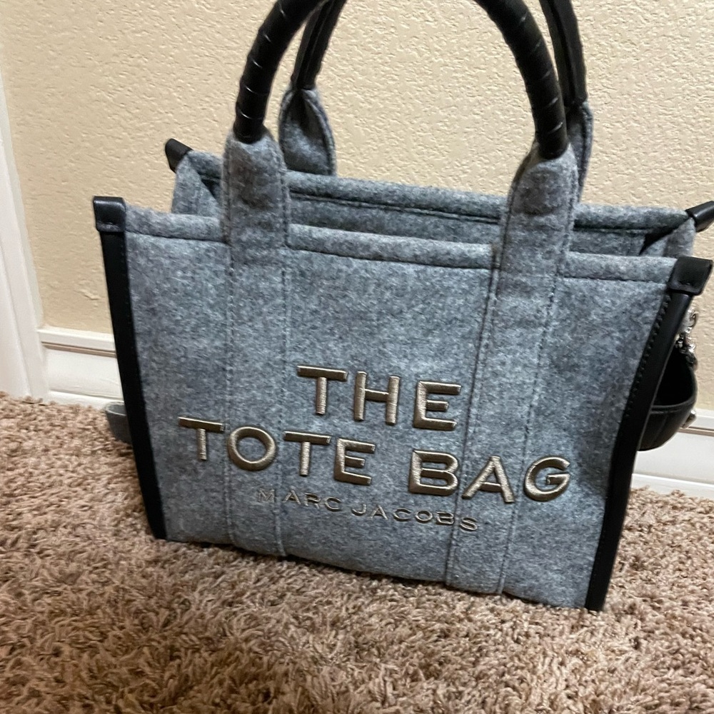 Beautiful felt gray Marc Jacob The Tote Bag.